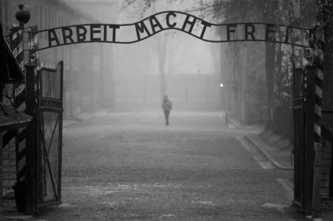 Como Chegar a Auschwitz-Birkenau: Guia de Visita ao Campo de Concentração